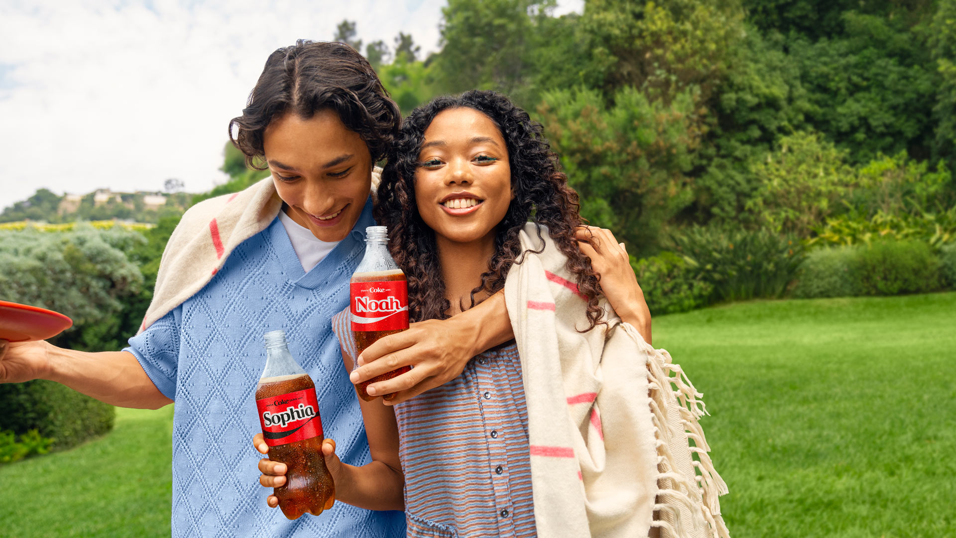NAOU-Coca-Cola-Share-A-Coke-2024-Picnic-03-20oz-OT-KOZS-Key-Visual-Horizontal_16-9
